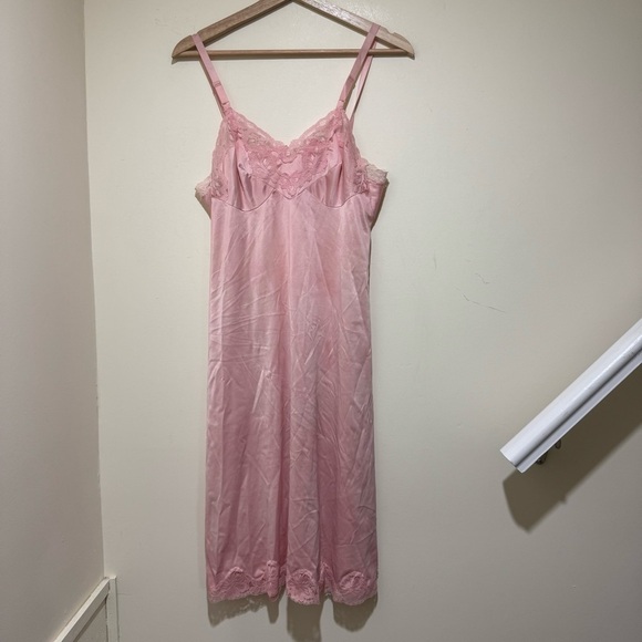 Women’s Reitman’s Brand Vintage Elegant Pink Lace Slip Nightgown Dress Size M - Picture 4 of 16
